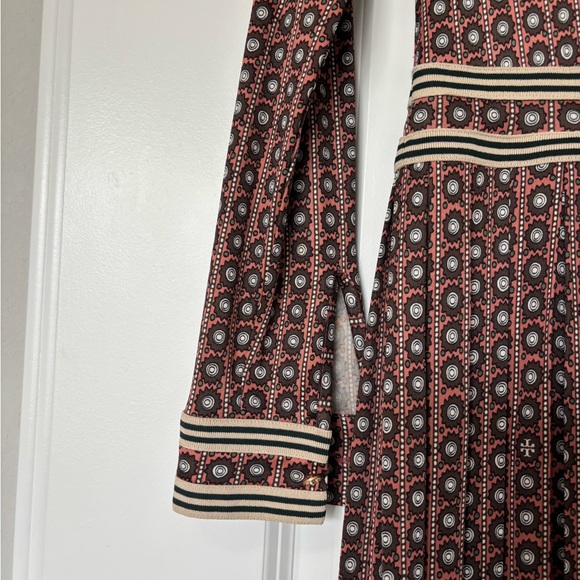 TORY BURCH Silk Blend Pleated Skirt Sun Prints All Over Dress Size Small - Picture 6 of 9